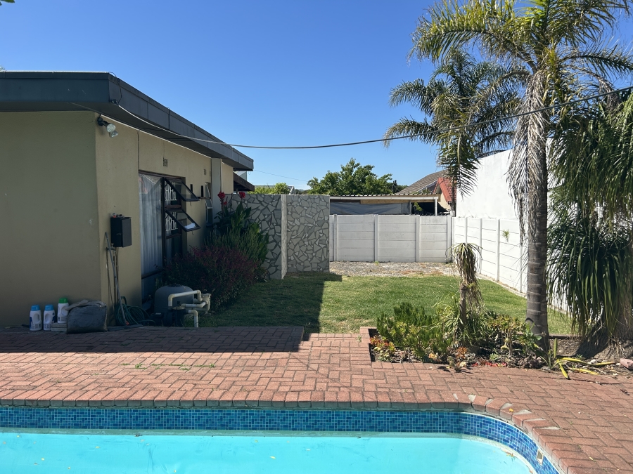 To Let 4 Bedroom Property for Rent in St Michaels Western Cape